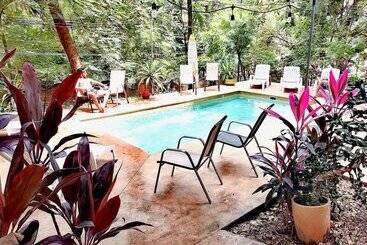 Casa Pura Vida Surf Hostel