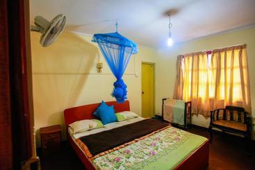 تختخواب و صبحانه Ella Nature Resort