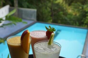 تختخواب و صبحانه Green Hill Paradise Villa