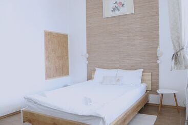 تختخواب و صبحانه Maison Blanche Kyiv City Center