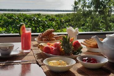 هتل Birdsong Leisure Resort