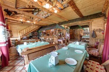 هتل F&b Spa Resort