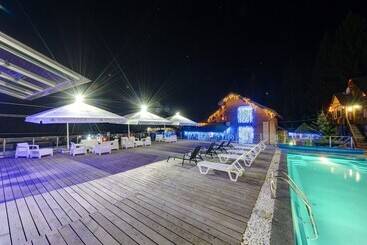 هتل F&b Spa Resort