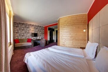 هتل F&b Spa Resort