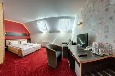 هتل F&b Spa Resort