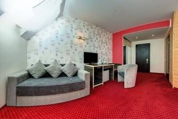 هتل F&b Spa Resort