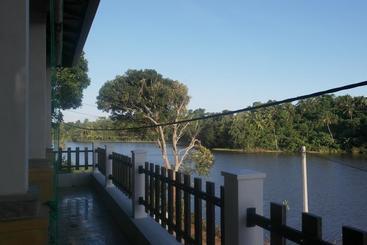 هتل Lotus Villa Holiday Resort