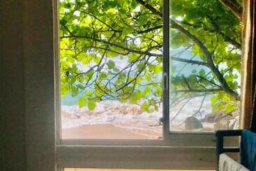 هتل Sea View Villa