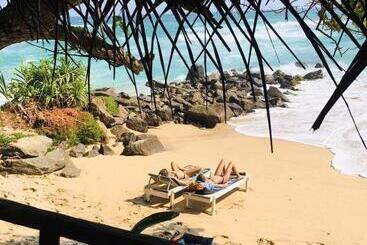 هتل Sea View Villa