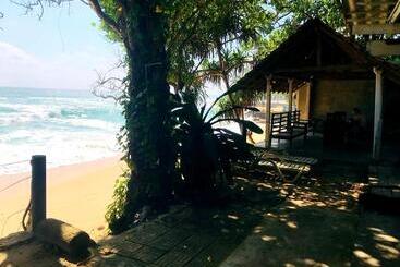 هتل Sea View Villa