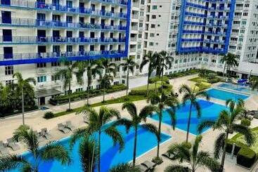 هتل Benedick Place At Sea Residences