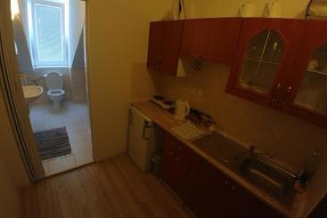 هاستل Kv Apartmans Varšavská