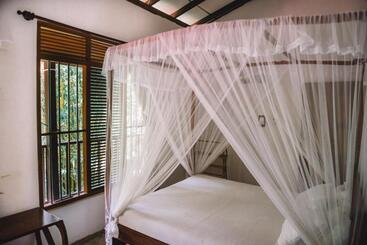 تختخواب و صبحانه Kadolana Guest House