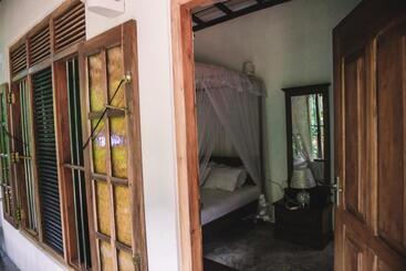 تختخواب و صبحانه Kadolana Guest House