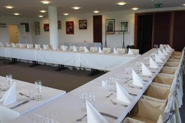 هتل Beroun Golf Club
