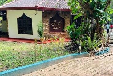 هتل Jc S Village