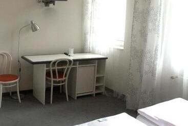هتل Saloon