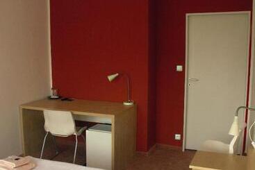 هتل Saloon