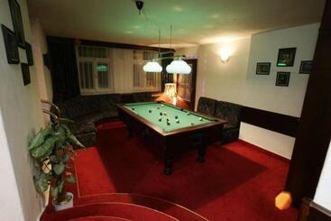 هتل Saloon