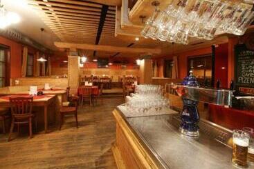 هتل Saloon