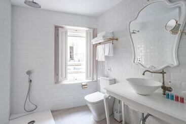 هتل Urban Suite Santander