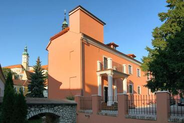 هتل Vivaldi Apartments