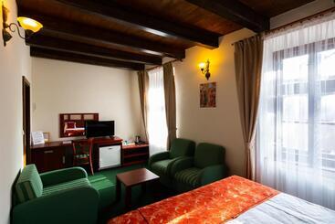 هتل Vivaldi Apartments