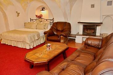 هتل Vivaldi Apartments