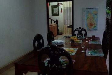 تختخواب و صبحانه Le Meridien Bnb