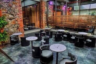 Poshtel Bilbao  Premium Hostel