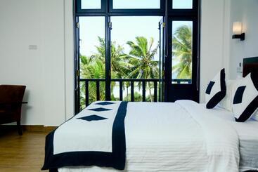 Villa Tissa Beach Resort