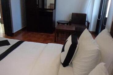 Villa Tissa Beach Resort