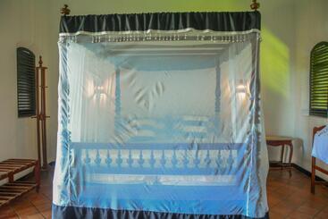 Villa Tissa Beach Resort