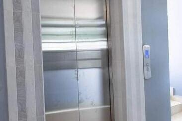 تختخواب و صبحانه Kay Homes