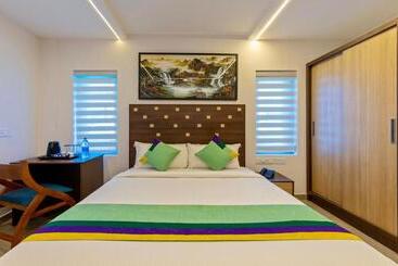 هتل Treebo Vsaffron Regency,punnamada Lake