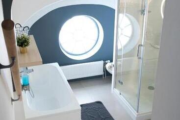 تختخواب و صبحانه Boutique Hotel De Salon