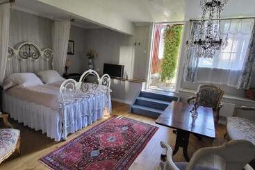 Bed and Breakfast Lysko Gjestegård