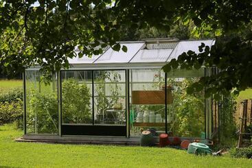 تختخواب و صبحانه Olsbacka Gård