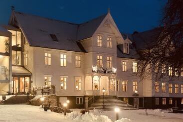 Gloppen Hotell   By Classic Norway Hotels