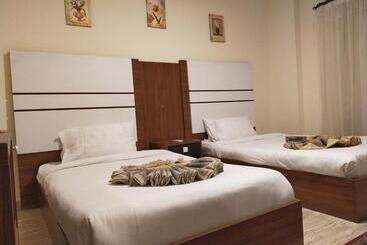 هتل 26th Of July Apartments