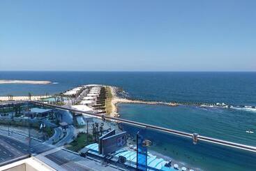 هتل 26th Of July Apartments