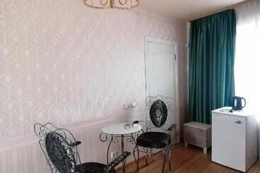 هتل Guest House Krista