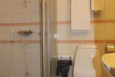 هتل Värdshuset Glada Hudik