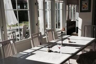 Mullbärsgården Bed & Breakfast
