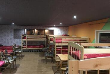 Tolli Hostel & Holiday House