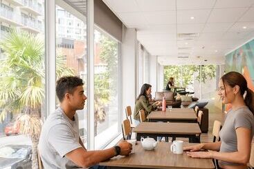 هاستل Haka House Auckland City