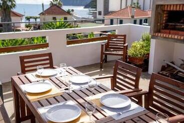 هاستل Madeira Surf Camp