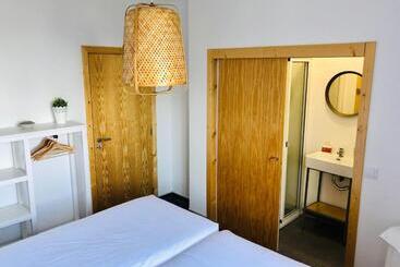 هاستل Madeira Surf Camp