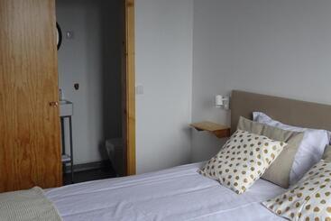هاستل Madeira Surf Camp