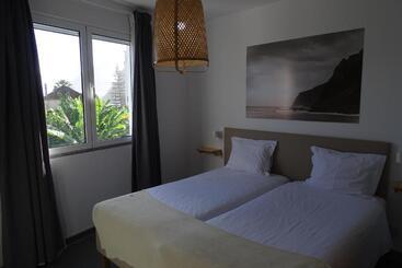 هاستل Madeira Surf Camp